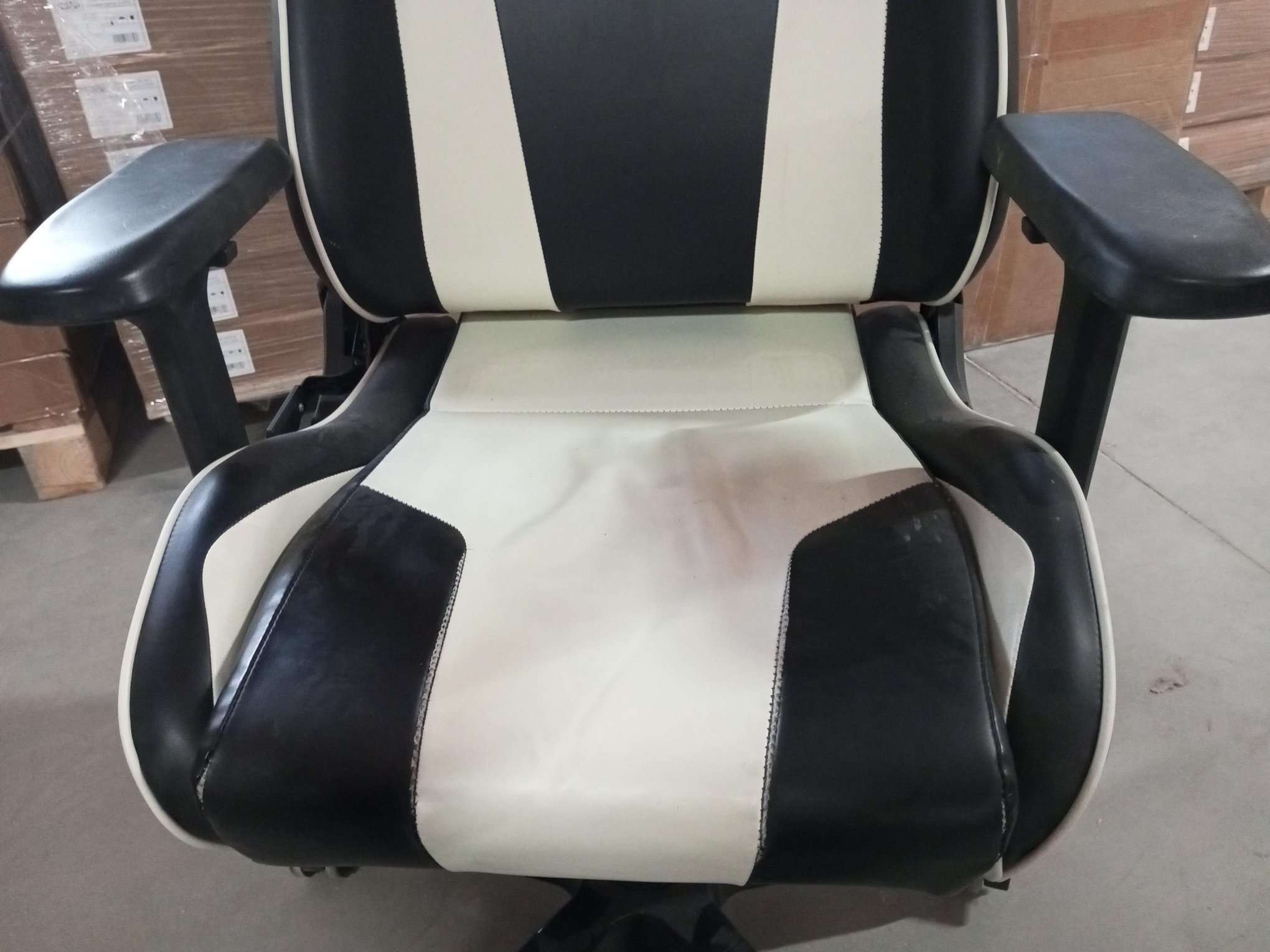 DXRacer OH/K99/NW компьютерное кресло*