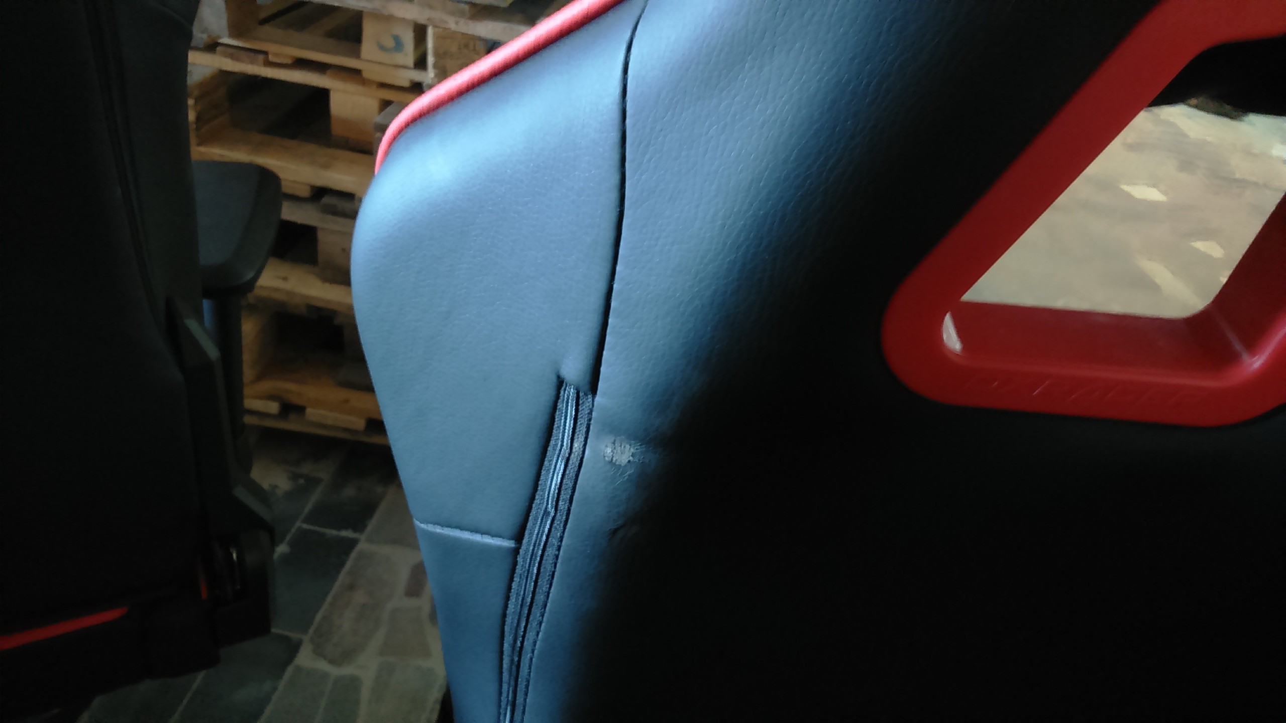 Компьютерное кресло DXRacer OH/KS06/NR Rental*