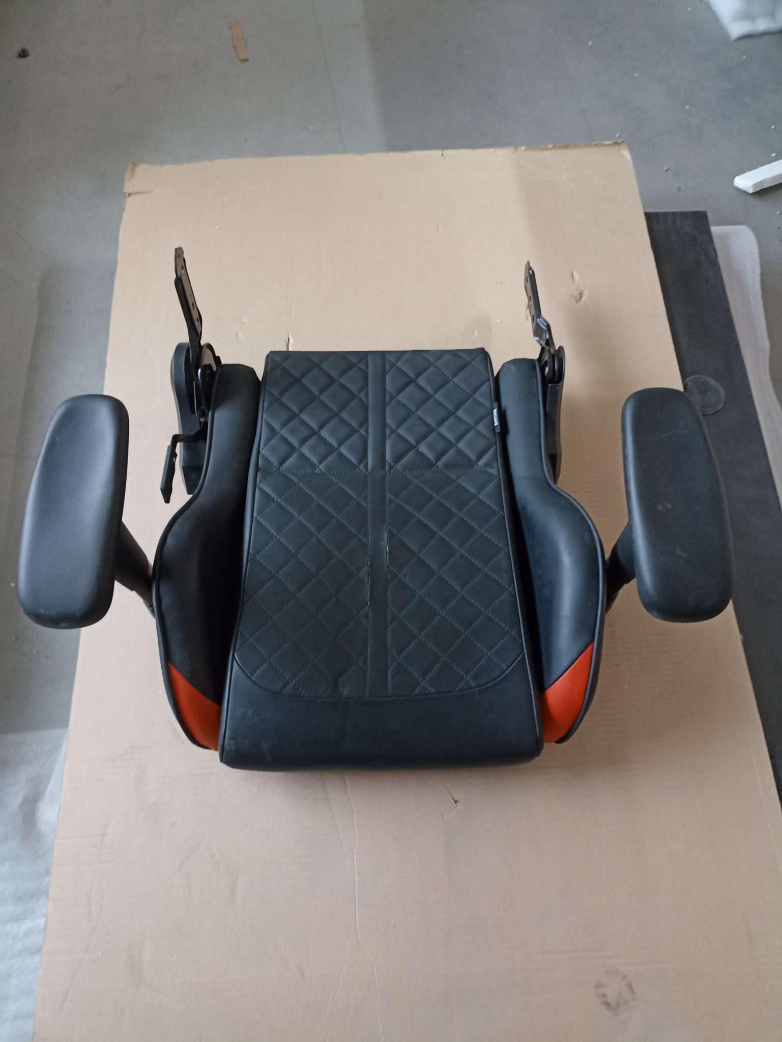 DXRacer OH/DH73/NR компьютерное кресло*