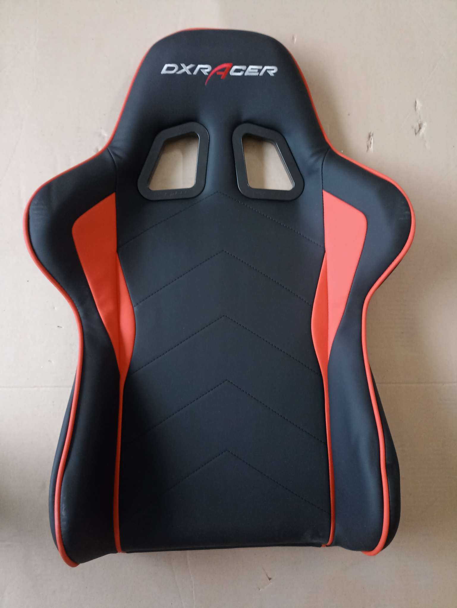 DXRacer OH/FE08/NR компьютерное кресло**