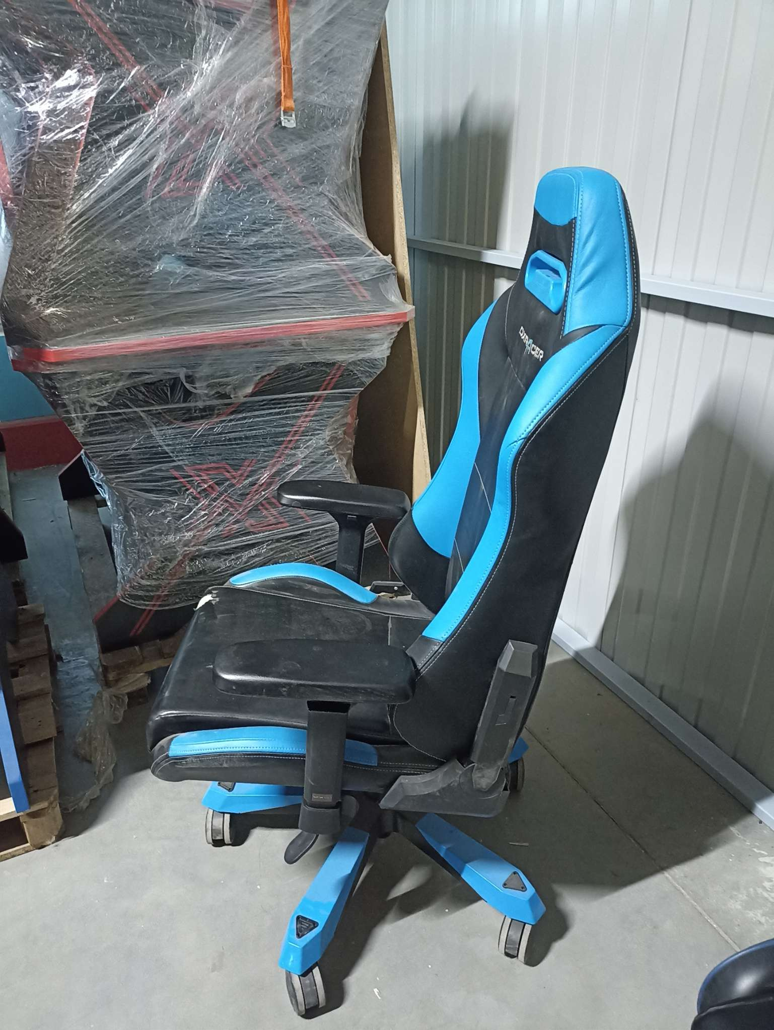DXRacer OH/IS11/NB компьютерное кресло*