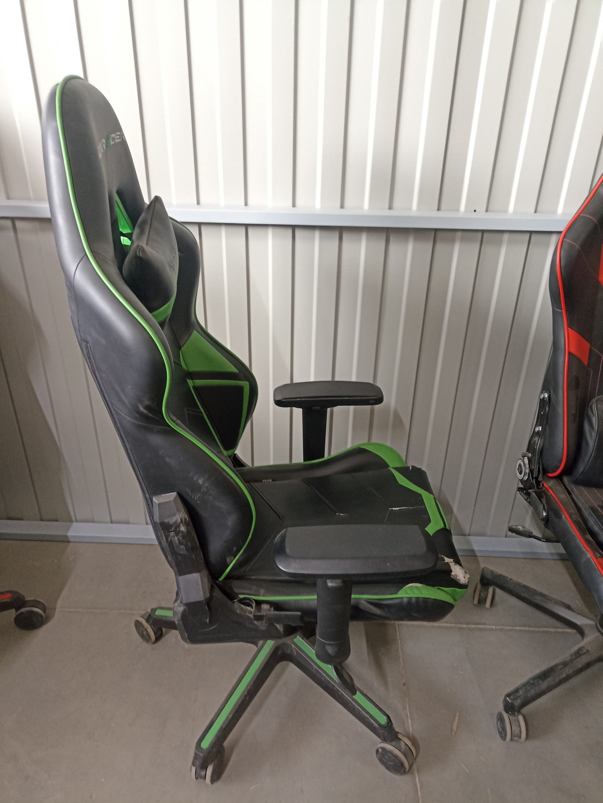 DXRacer OH/RV131/NE компьютерное кресло*